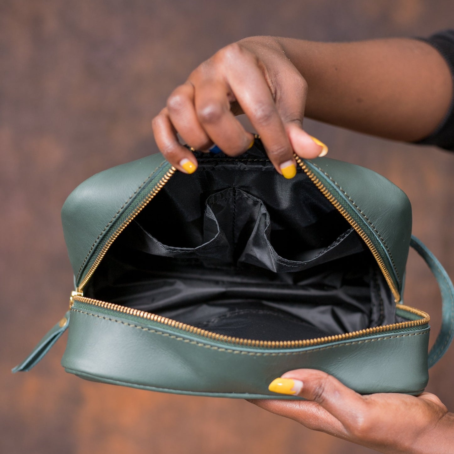 Lorien Leather Washbag